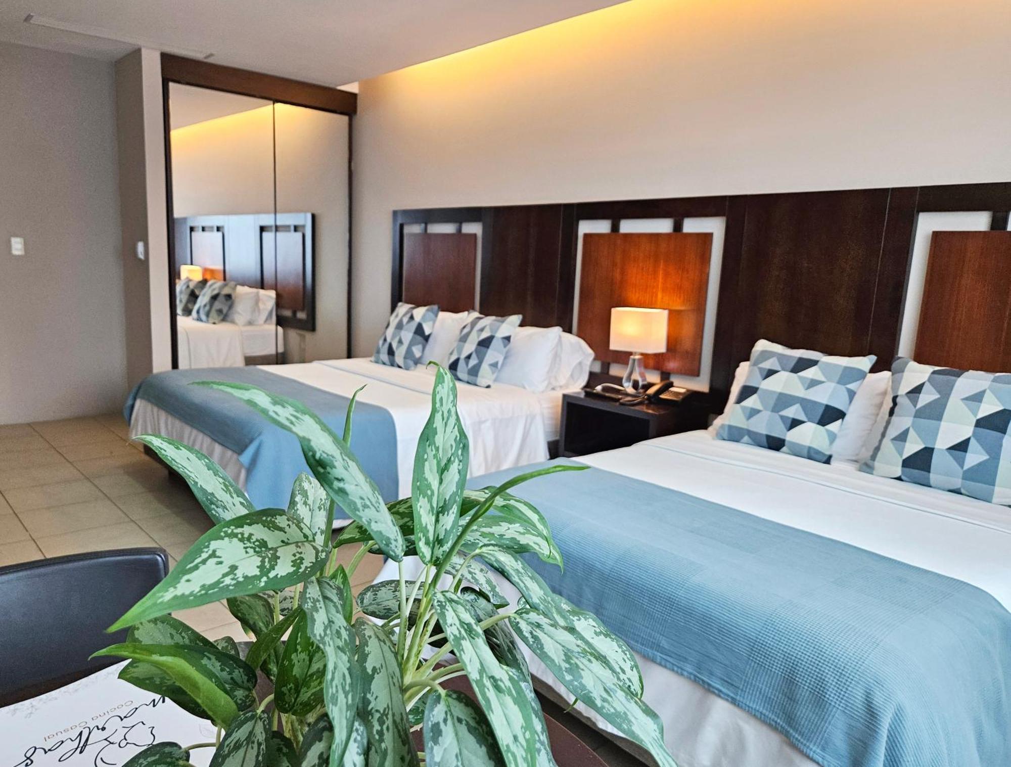 Hotel Perla Spondylus Manta Exteriör bild